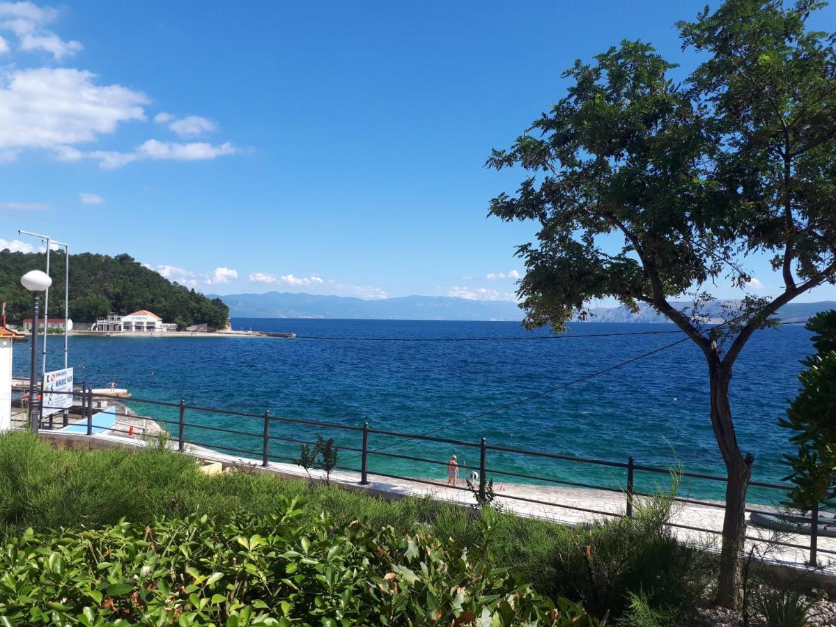 Lilianka Hotell Selce Exteriör bild