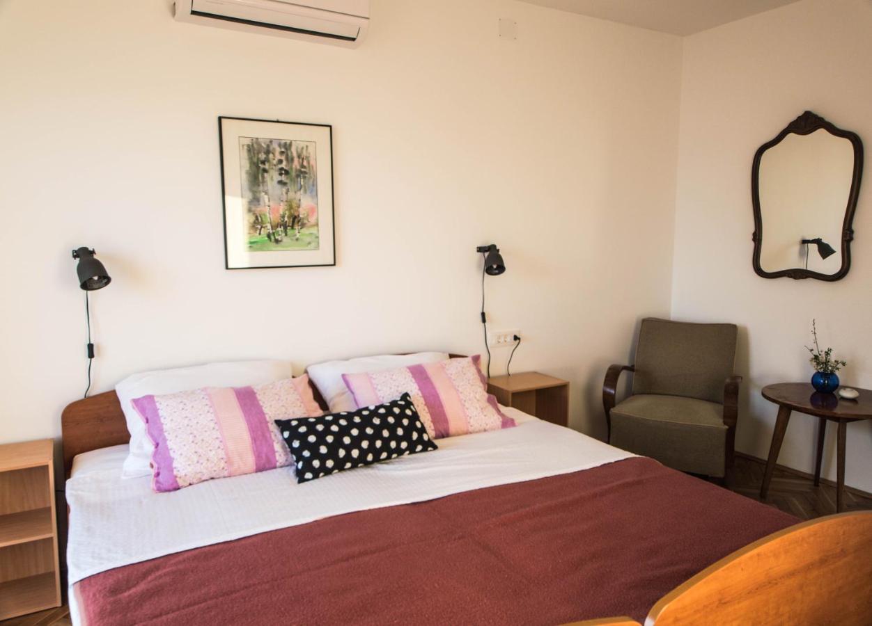 Lilianka Hotell Selce Exteriör bild