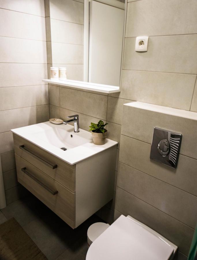 Lilianka Hotell Selce Exteriör bild